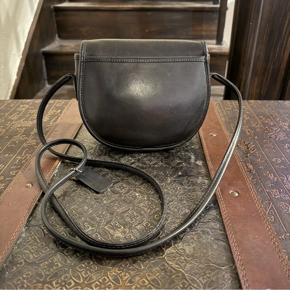COACH Genuine Vintage Casey Black Leather Crossbody Bag - Picture 6 of 16